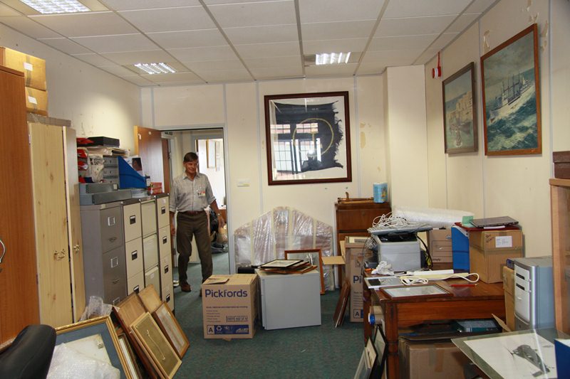 THE COMMODORE VISITS THE NEW OFFICE - RFA ASSOCIATION